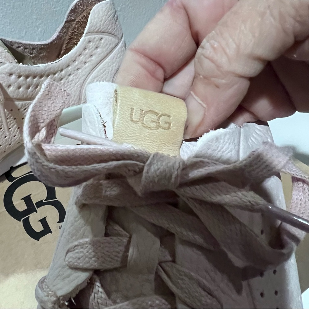 NIB UGG Women’s Tye Nubuck Leather Sneakers In Quartz Pink Size 9.5 - Picture 6 of 10